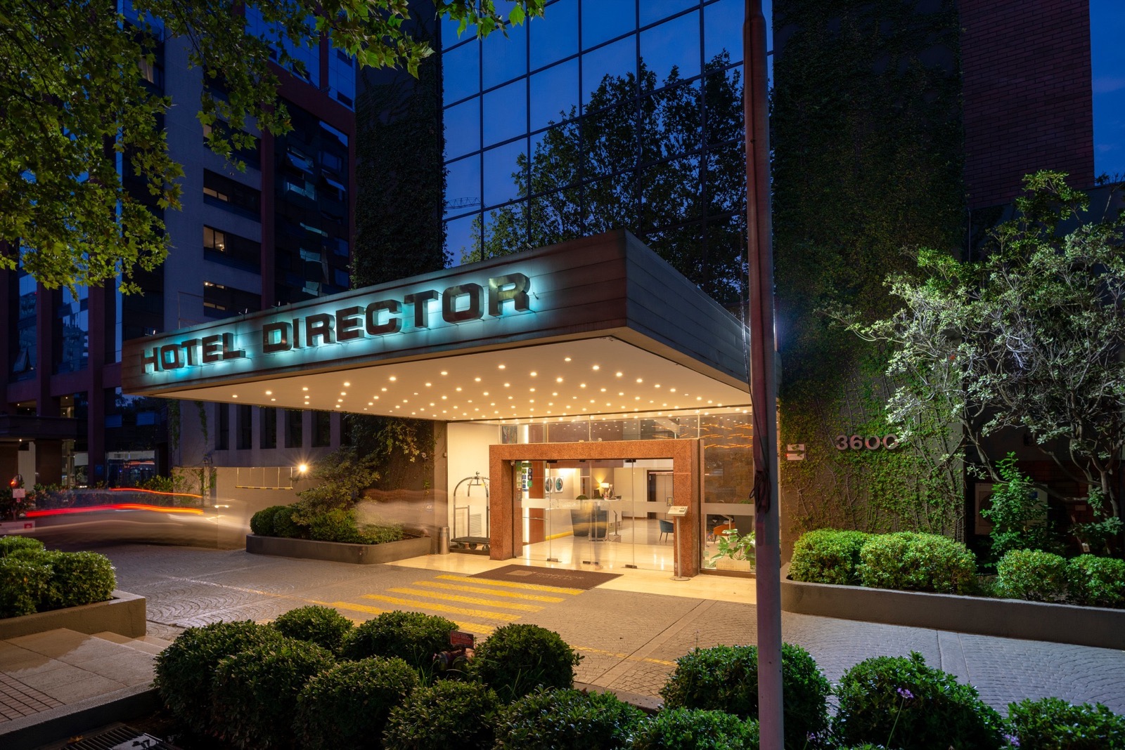 Fachada del Hotel Director